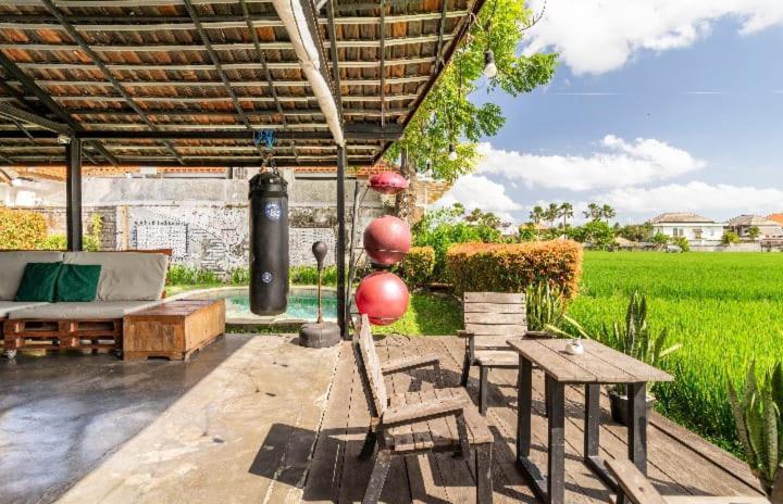 Big Brother Surf Inn Canggu  Exterior photo