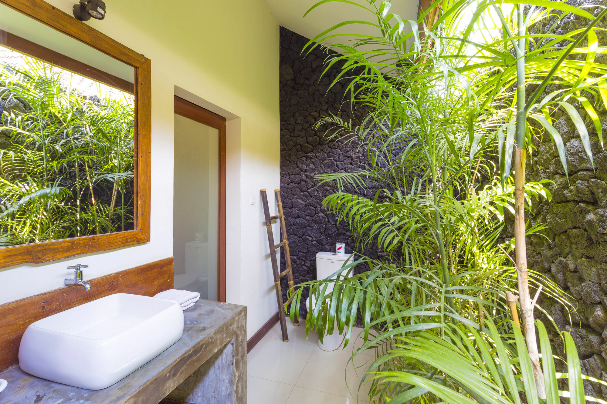Big Brother Surf Inn Canggu  Exterior photo