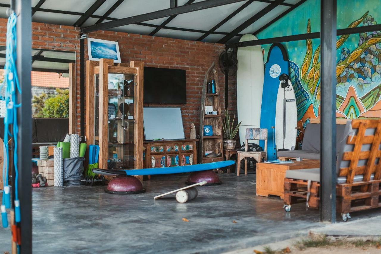 Big Brother Surf Inn Canggu  Exterior photo