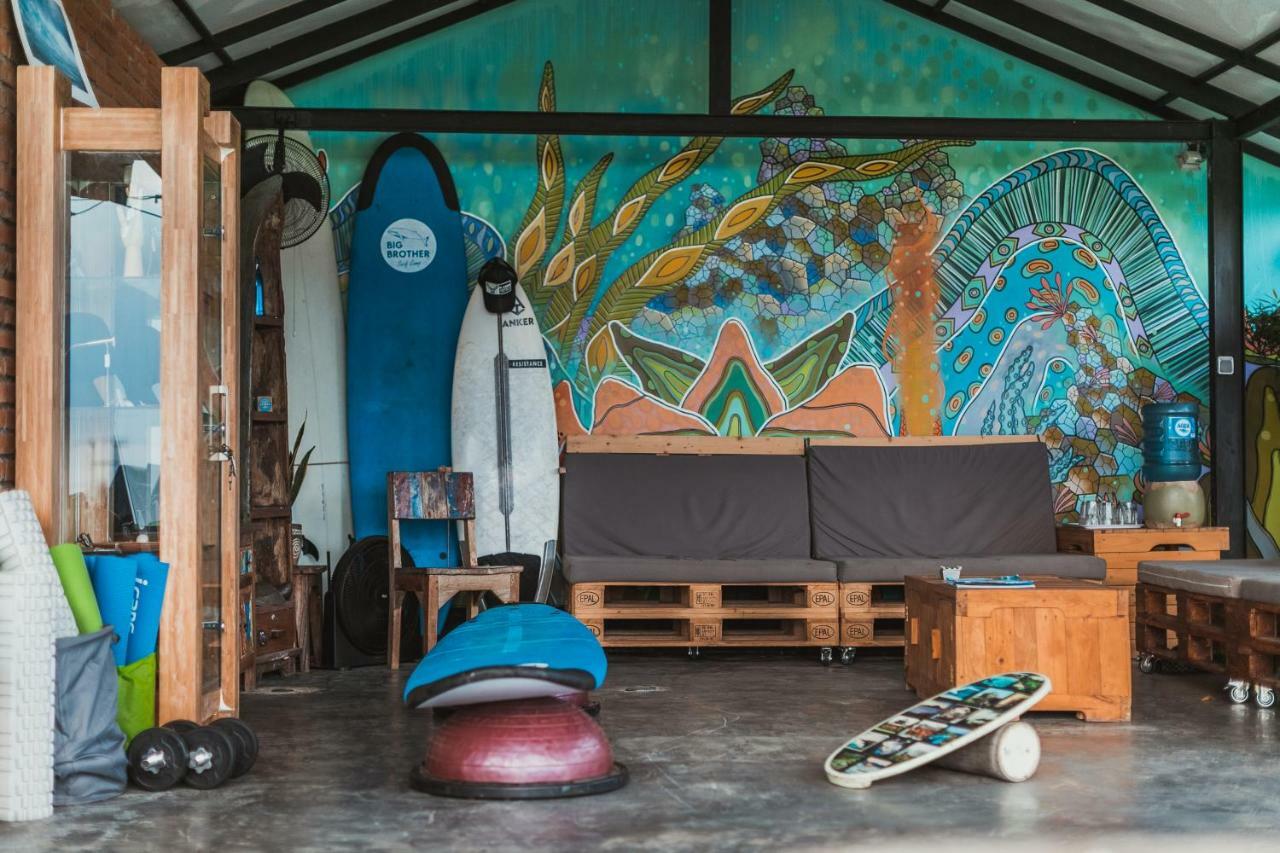 Big Brother Surf Inn Canggu  Exterior photo