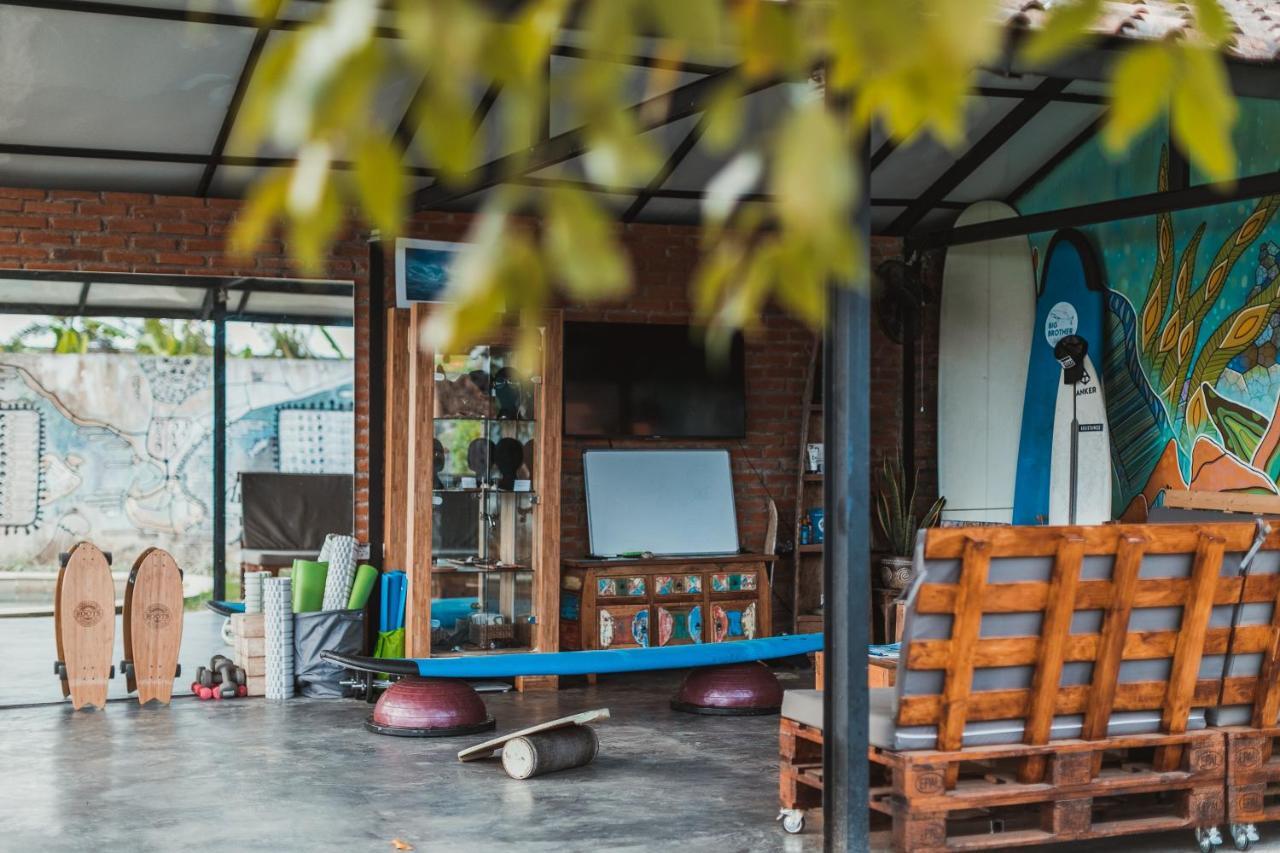 Big Brother Surf Inn Canggu  Exterior photo